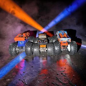 Hot Wheels Orange Blue Bigfoot Captain Curse & Rodger Dodger Monster Trucks A51